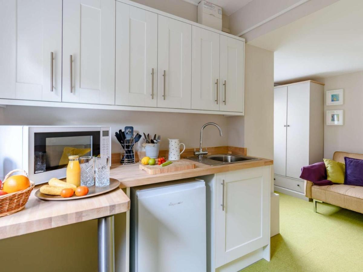 Claridge House Bed and Breakfast Lingfield Εξωτερικό φωτογραφία