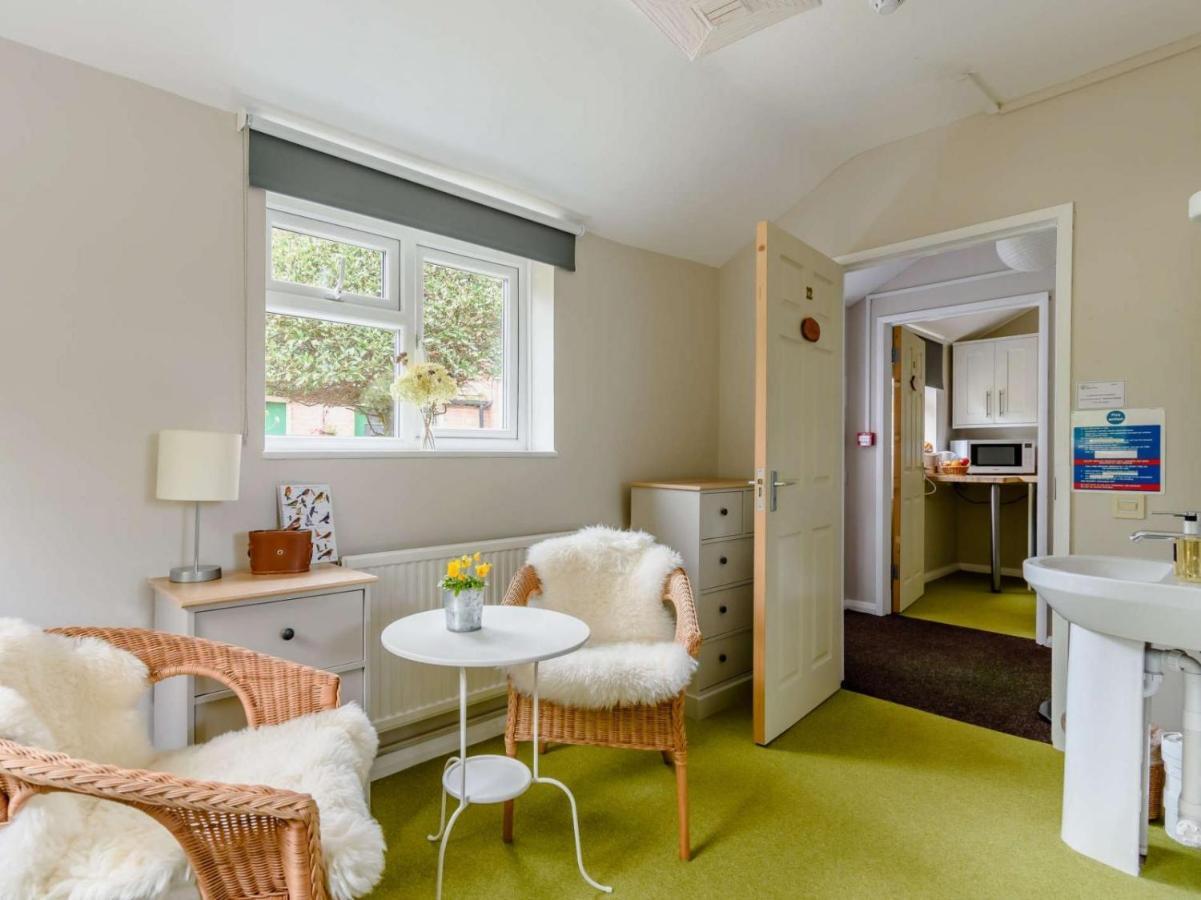 Claridge House Bed and Breakfast Lingfield Εξωτερικό φωτογραφία
