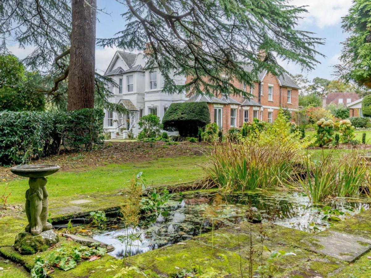 Claridge House Bed and Breakfast Lingfield Εξωτερικό φωτογραφία