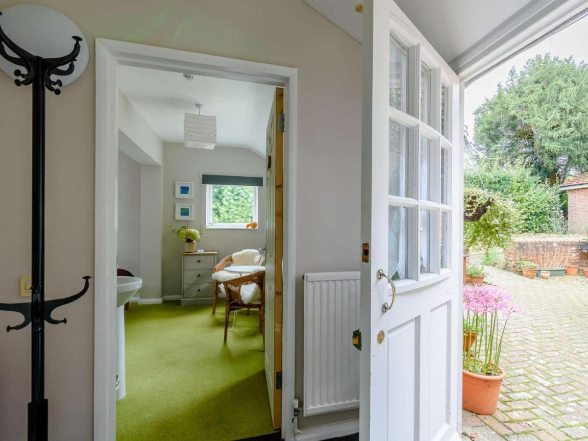 Claridge House Bed and Breakfast Lingfield Εξωτερικό φωτογραφία