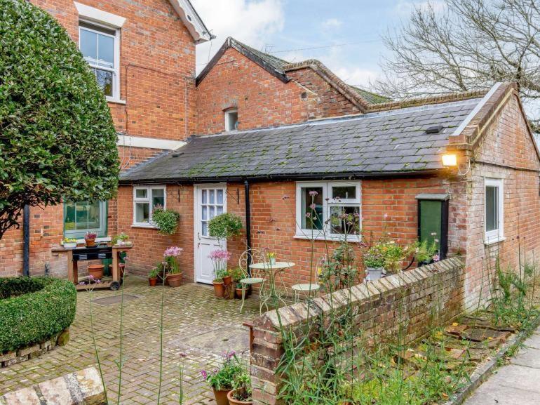 Claridge House Bed and Breakfast Lingfield Εξωτερικό φωτογραφία