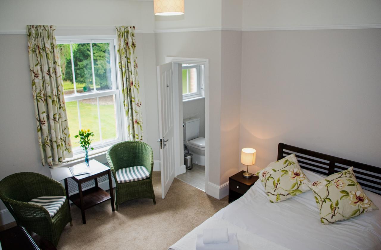 Claridge House Bed and Breakfast Lingfield Εξωτερικό φωτογραφία